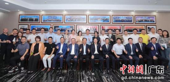 深圳潮属社团抱团出海座谈会。侨商智库供图