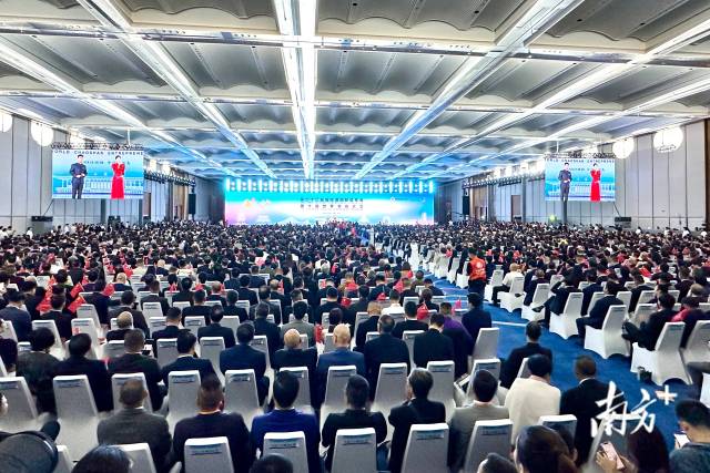 南方+ 杨立轩 拍摄