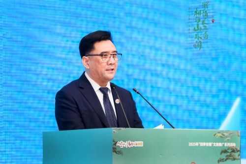 (上海市滁州商会会长罗兴刚)