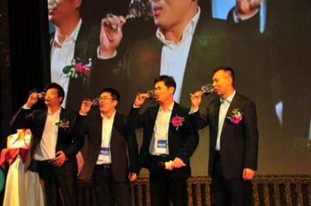 年会晚宴祝酒词 商会晚宴祝酒词 公司商务宴会祝酒词