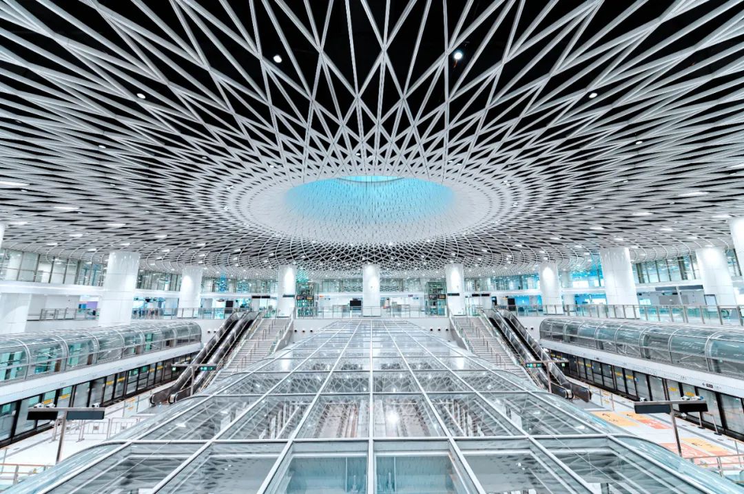 岗厦北交通枢纽“深圳之眼” 吴书楷 摄