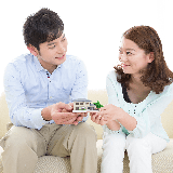 大樹生命のドリームクルーズというオーストリアドルの積み立て保険商品に入ってます。あと2年ほどで主契約保険料払込期間の10年を迎えるのですが、お金に困り、払ったほとんどのお金を保険会社から借りてます。 年利子5%です。
合計で300万くらいは借りてると思います。
この場合ですと、一度保険を解約して借金を返してまた新たに保険か投資信託などに入った方がいいでしょうか？お恥ずかしい話ですみません。
...