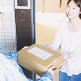 昨日auの下取りプログラムで、旧端末の返却(郵送)を行いました。 その際、同梱されていた段ボール台紙の裏面だけしか見ていなかったため、梱包方法が記載されていたことに気づいておらず、エアー緩衝材に入れた端末・申込用紙の2つをそのままレターパックに入れて投函してしまいました。
梱包方法の誤りによって下取りしてもらえないことはあるんでしょうか・・・