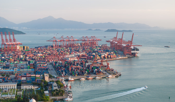 图为2024年9月18日拍摄的深圳蛇口港（无人机照片）。