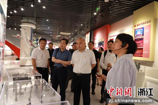 与会人员参观浙商博物馆。浙商博物馆供图