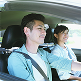 自動車整備士の方に質問!
私は兵庫県で民間の自動車整備工場で働く33歳のメカニックです。
専門学校卒業後、今の会社に入社し13年います。 給料は手取り約20万円です、ボーナスは今まで10万円以上は無く一桁が多いです、年収は約330万円です、一年前ぐらいに結婚しました、まだ子供いません。
この給料では先々が不安なので転職を考えています。
皆さんから見てこの給料は普通ですか?安い...