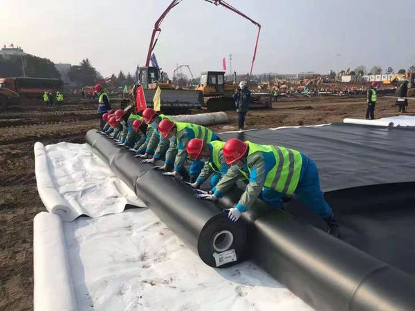 图为高能环境援建武汉火神山医院现场。