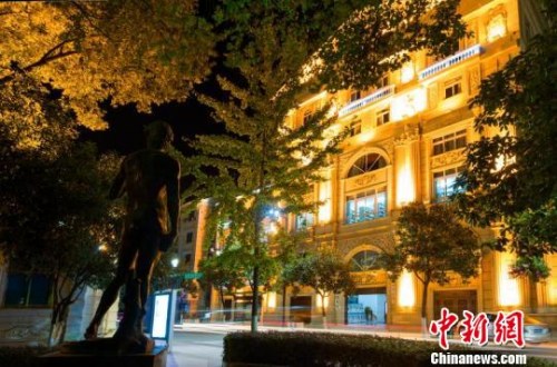 青田县城夜景。　叶礼标 摄