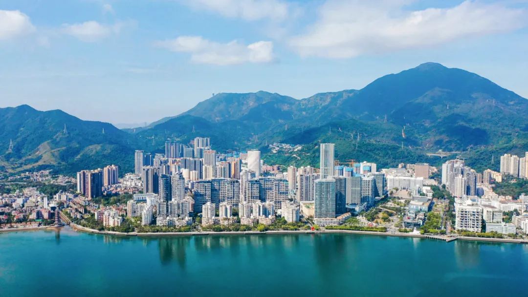 山海城相融的深圳盐田区 赖思为 摄